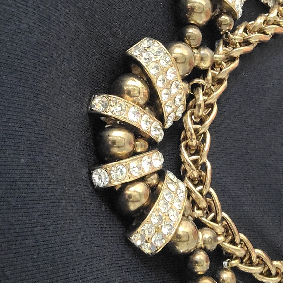 Elegant Banana Republic statement necklace - Picture 2 of 3